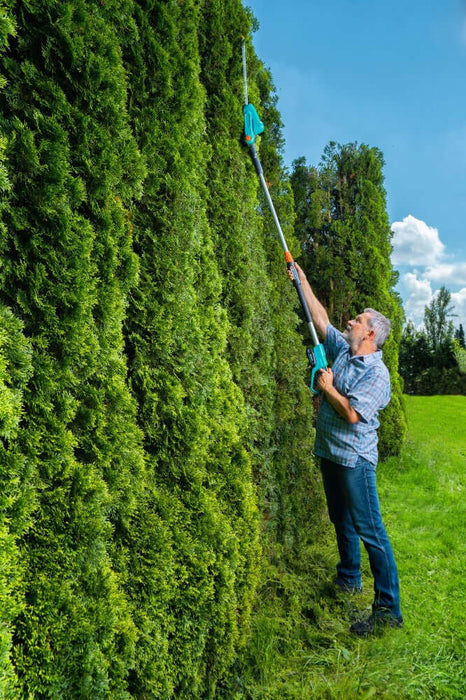 Gardena Telescopic Cordless Hedgetrimmer THS 42/18V-P4A