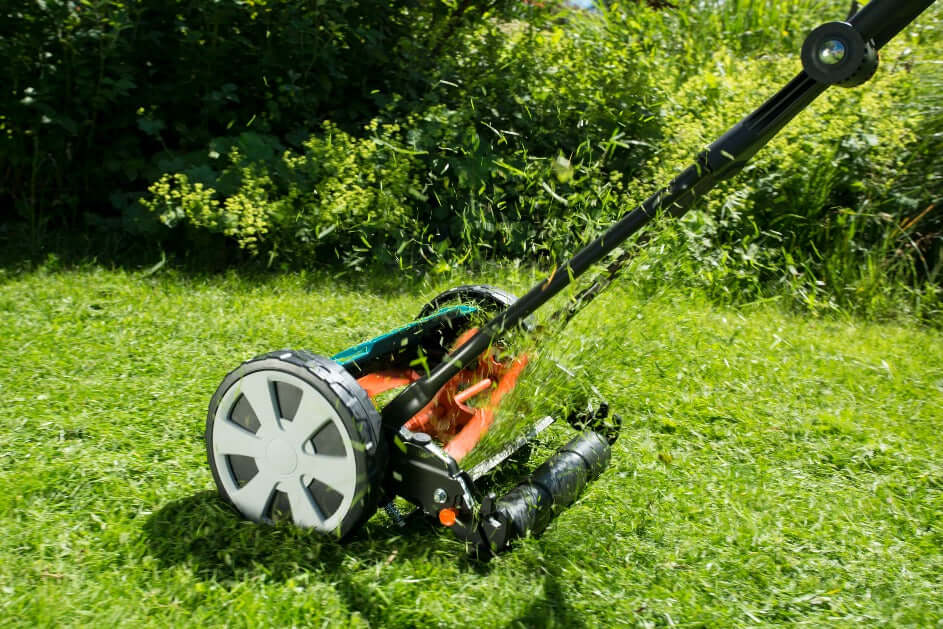 Gardena Classic Cylinder Lawnmower 330 Gardena Classic Cylinder Lawnmower 330